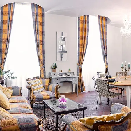 Salimbeni Apartment *