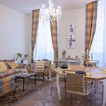 Salimbeni Apartment Siena